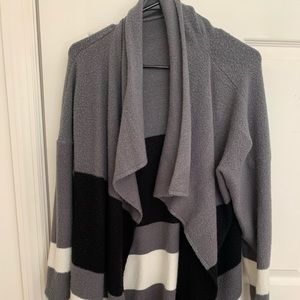 Like new. Oversized long cardigan